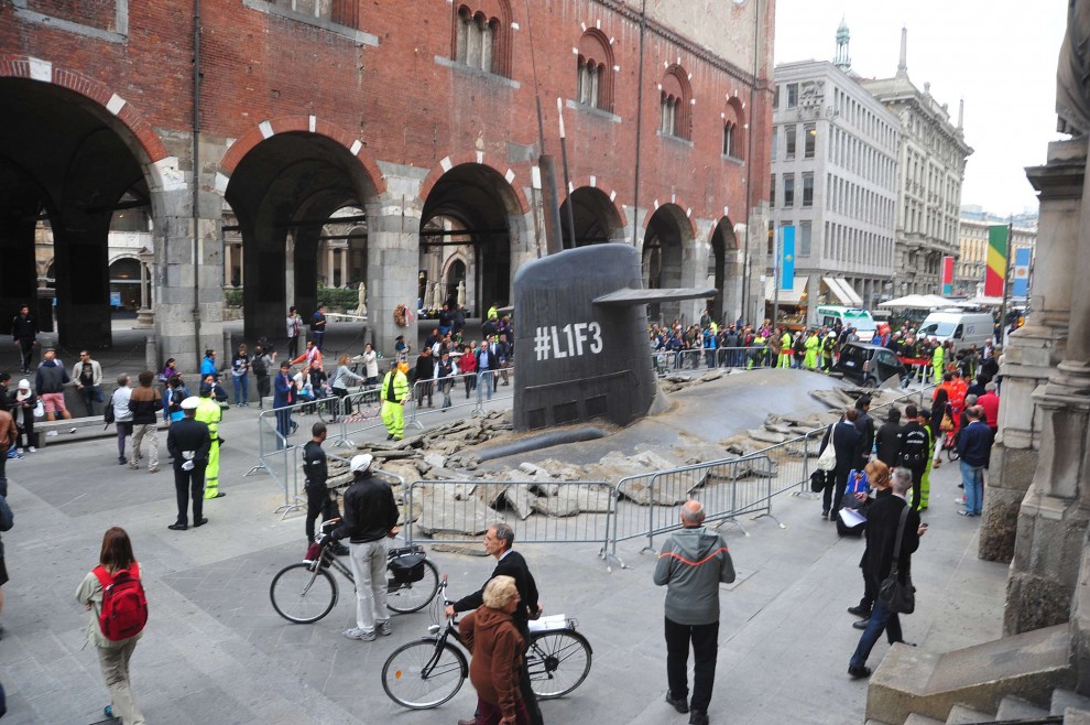 Como é que este submarino para as ruas de Milão?  1