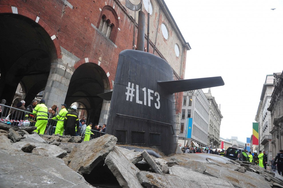 Como é que este submarino para as ruas de Milão?  3