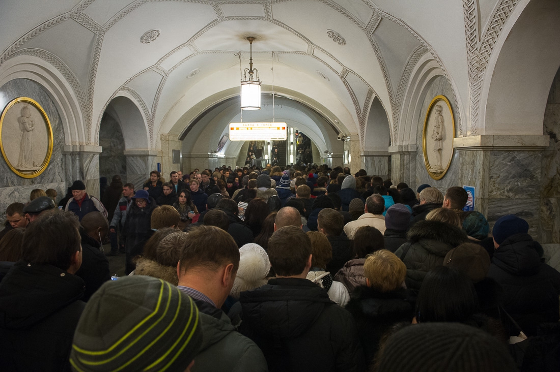 Один будний день из жизни московского метро Один будний день из жизни московского метро метро, пробка