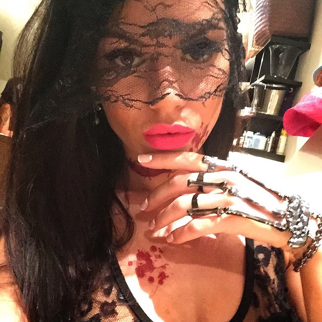 Топ российского инстаграма: гигабайты бикини и нарощенных ногтей Топ российского инстаграма: гигабайты бикини и нарощенных ногтей Instagram, девушки, интернет, социальные сети