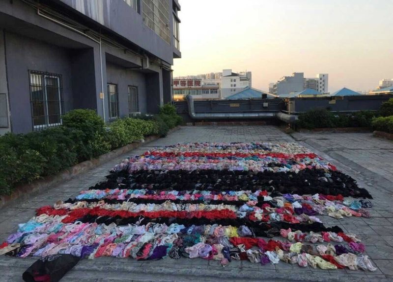 Потолок не выдержал 2000 украденных предметов нижнего белья Потолок не выдержал 2000 украденных предметов нижнего белья белье, вор, китай