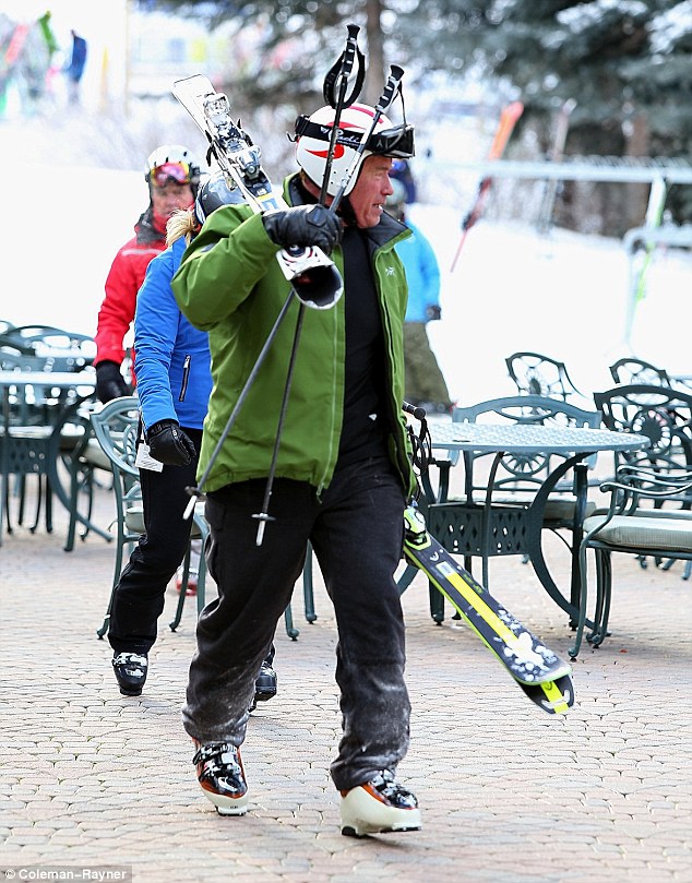 Железный Арни на лыжах арни, арнольд, арнольд шварценеггер, шварценеггер