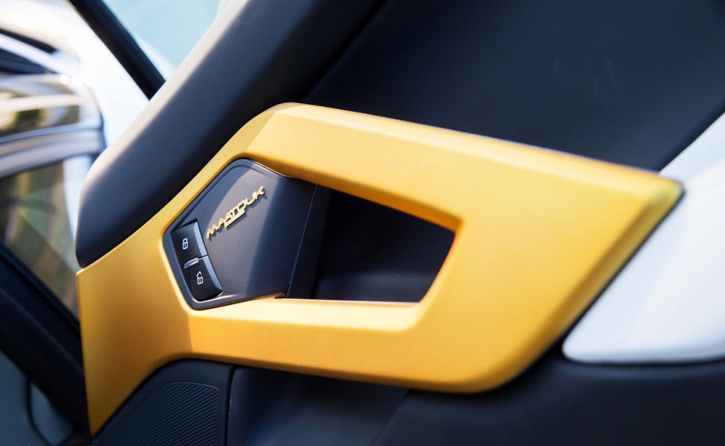 золотой ламборгини авентадор