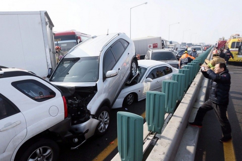Авария в Южной Корее с участием ста автомобилей авария, дтп, корея, массовое дтп, южная корея