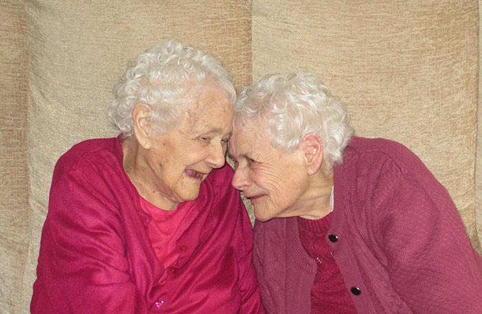 Старейшие сестры-близняшки близняшки, история, сестры