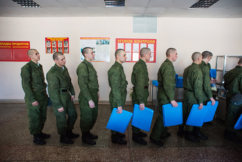 Обратная сторона парада : жизнь и быт почетного караула армия, почетный караул