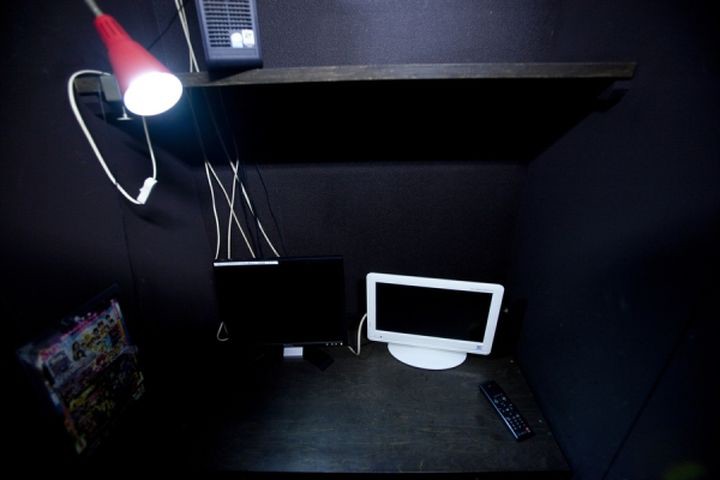 Японские «кибер-бомжи», живущие в интернет-кафе бомж, кафе, кибер, япония