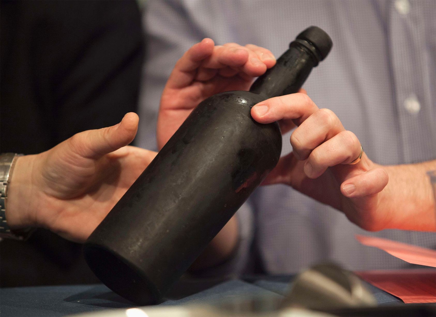 Откупорили бутылочку 151-летнего вина   150 лет, вино