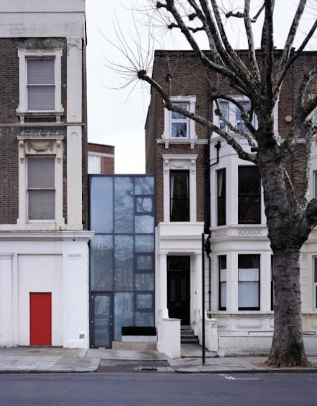 2. Silver House, Лондон. Стена с улицы меньше 3 м в ширину. 2. Silver House, Лондон. Стена с улицы меньше 3 м в ширину. в мире, дома, люди