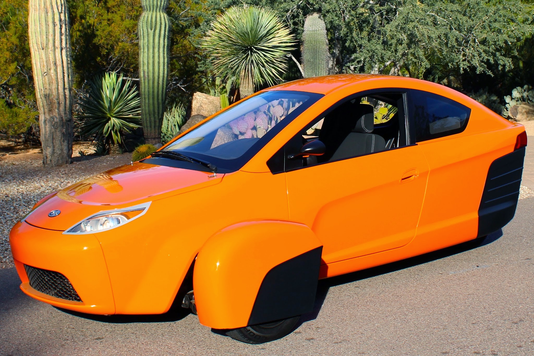 Американцы сделали автомобиль за 7000$, бюджетный авто, маленькая машинка, оранжевая машинка