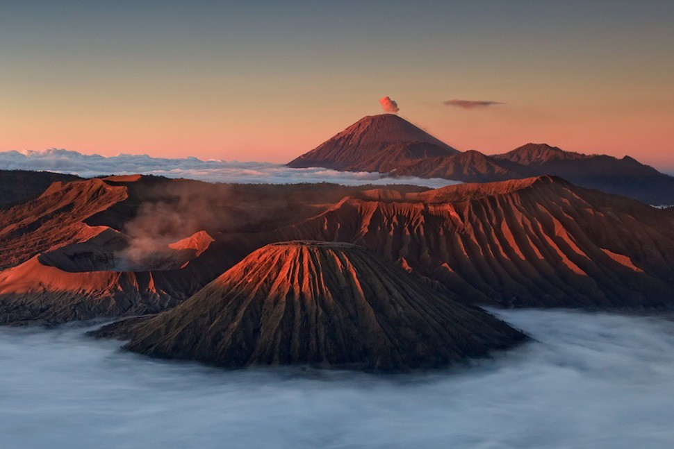 Вулкан Бромо в Индонезии  красота, пейзажи, природа, рассвет