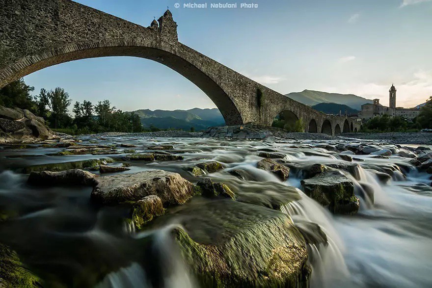 Горбатый мост, Италия в мире, мост