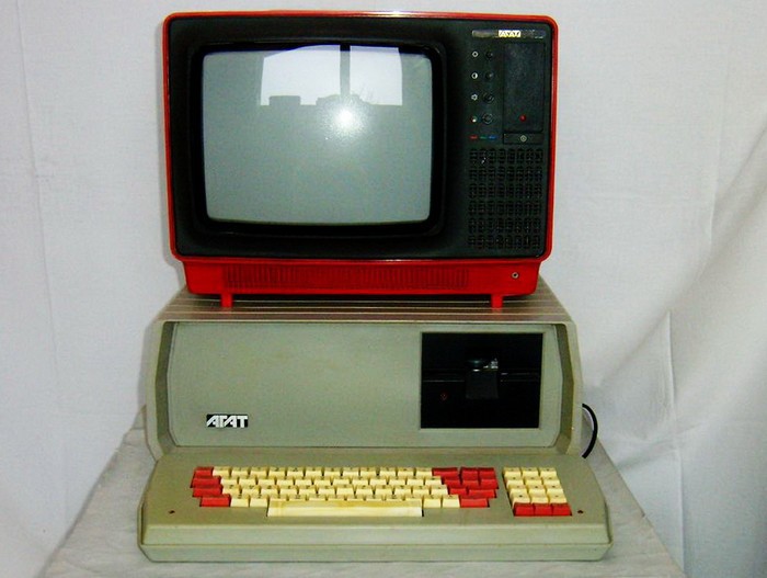 Как выглядели ноутбук, микроволновка и планшет в СССР ссср, электроника