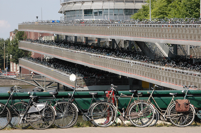2. Вездесущие велосипеды в мире, люди, нидерланды, туристы, факты