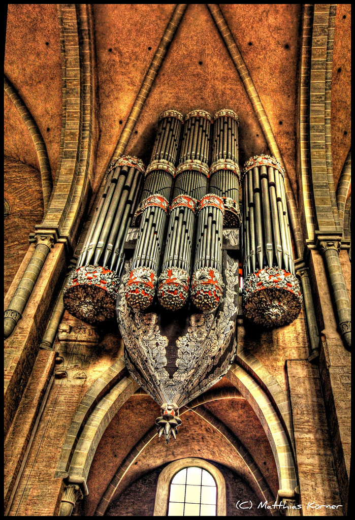 15. de São Pedro (Trier) um instrumento musical, o órgão