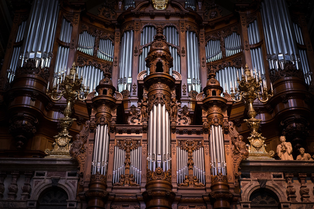 4. Catedral de Berlim (Berlim, Alemanha), um instrumento musical, o órgão