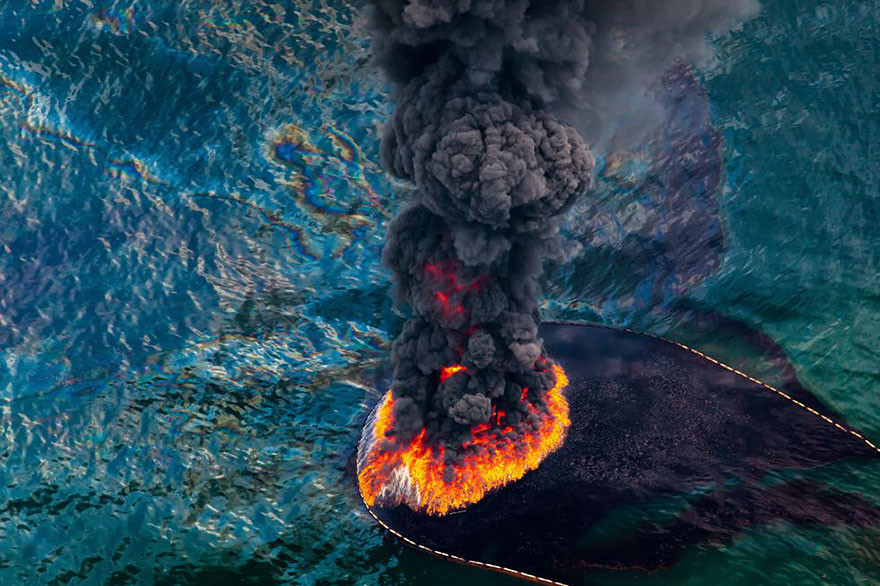 Пожар в месте разлива нефти мир, население, последствие, фотография