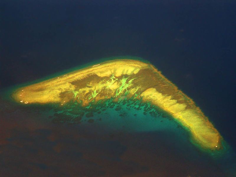 6. Остров-бумеранг, группа островов Спратли в мире, остров