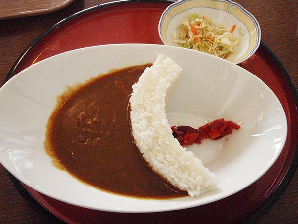 Оригинальное оформление блюда карри  в Японии  блюдо, карри, оформление, япония