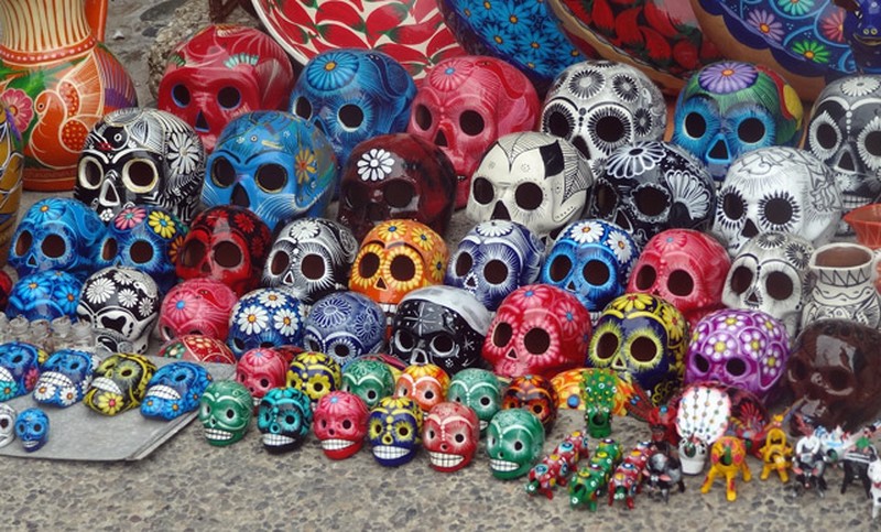 13. Раскрашенные черепа из Мексики сувениры, туризм