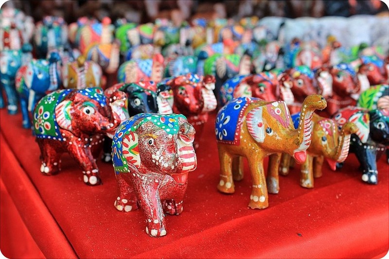 17. Расписные статуэтки слонов из Индии сувениры, туризм