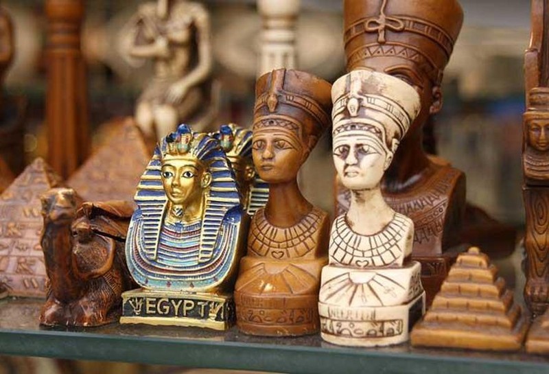6. Статуэтка фараона из Египта сувениры, туризм