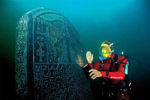 15. На дне океана больше исторических артефактов, чем во всех музеях планеты вместе взятых. морские обитатели, океан, ужасы
