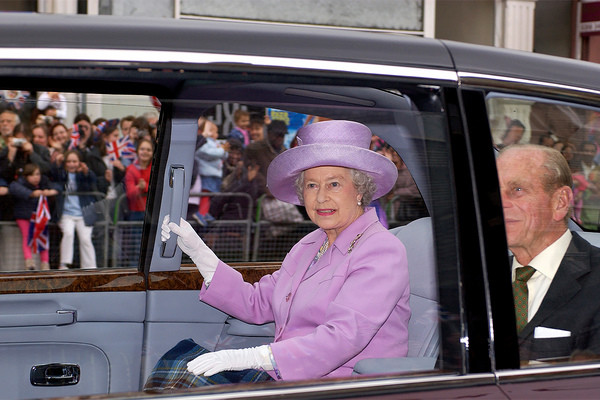  Королева Великобритании Елизавета II – Bentley State Limousine производство Великобритании. авто, страны .