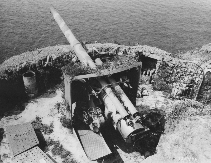 Итальянское 152-мм орудие 15245 (Cannone da 15245) из береговой батареи острова Эльба, Италия. вов, фото