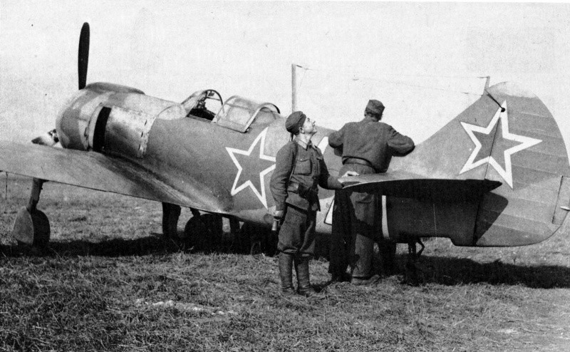 Истребитель Ла-5 ФН из состава 1-го истребительного авиационного полка ВВС Чехословакии во время словацкого национального восстания. вов, фото