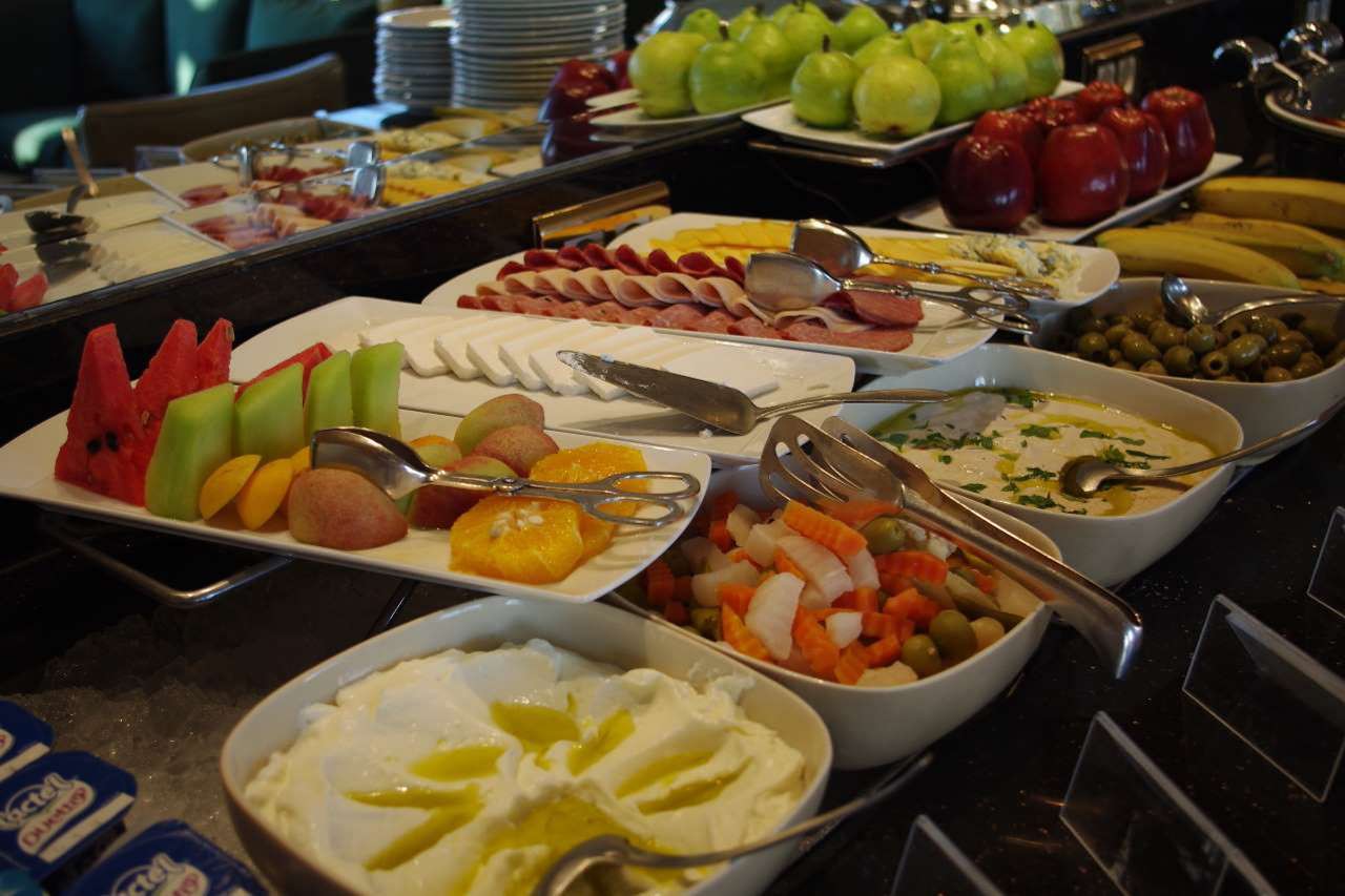 Еда со шведского стола еда, здоровье, опасность, путешествия