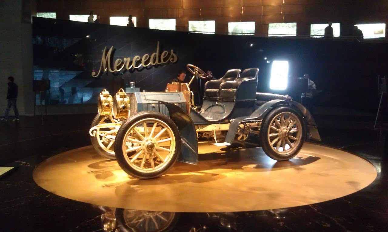 Музей Mersrdes в Штутгарте Музей "Мерседес" в Штутгарте Музей Mersrdes в Штутгарте авто, факты