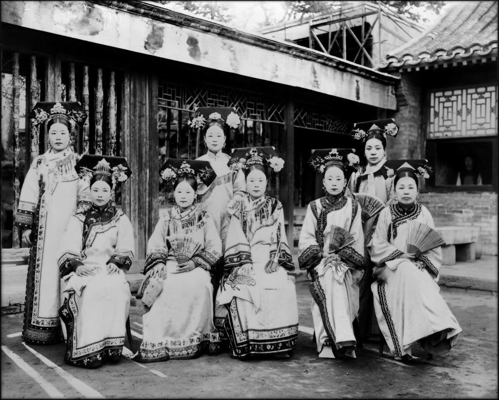 Маньчжурские придворные дамы. исторические фото, история, китай