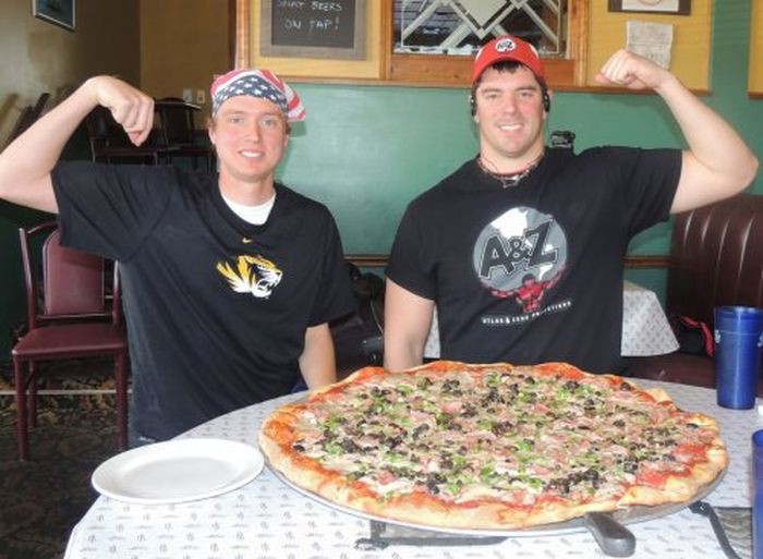 Пиццерия «Schiappa’s», штат Иллинойс: Акция на спор «Пицца Шиаппа»  еда, пари, соревнование, спор