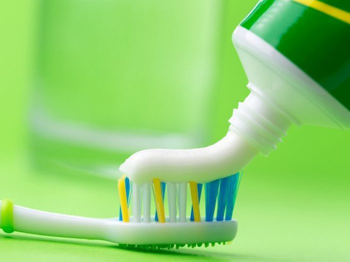 Необычное применение зубной пасты: 20 способов