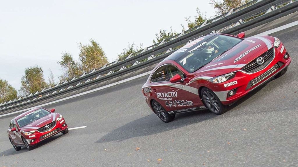 1. Mazda — рекорд для автомобилей с дизельным двигателем. Топ самых крутых автомобильных рекордов 1. Mazda — рекорд для автомобилей с дизельным двигателем. авто, автомобильные рекорды, авторекорд, рекорд