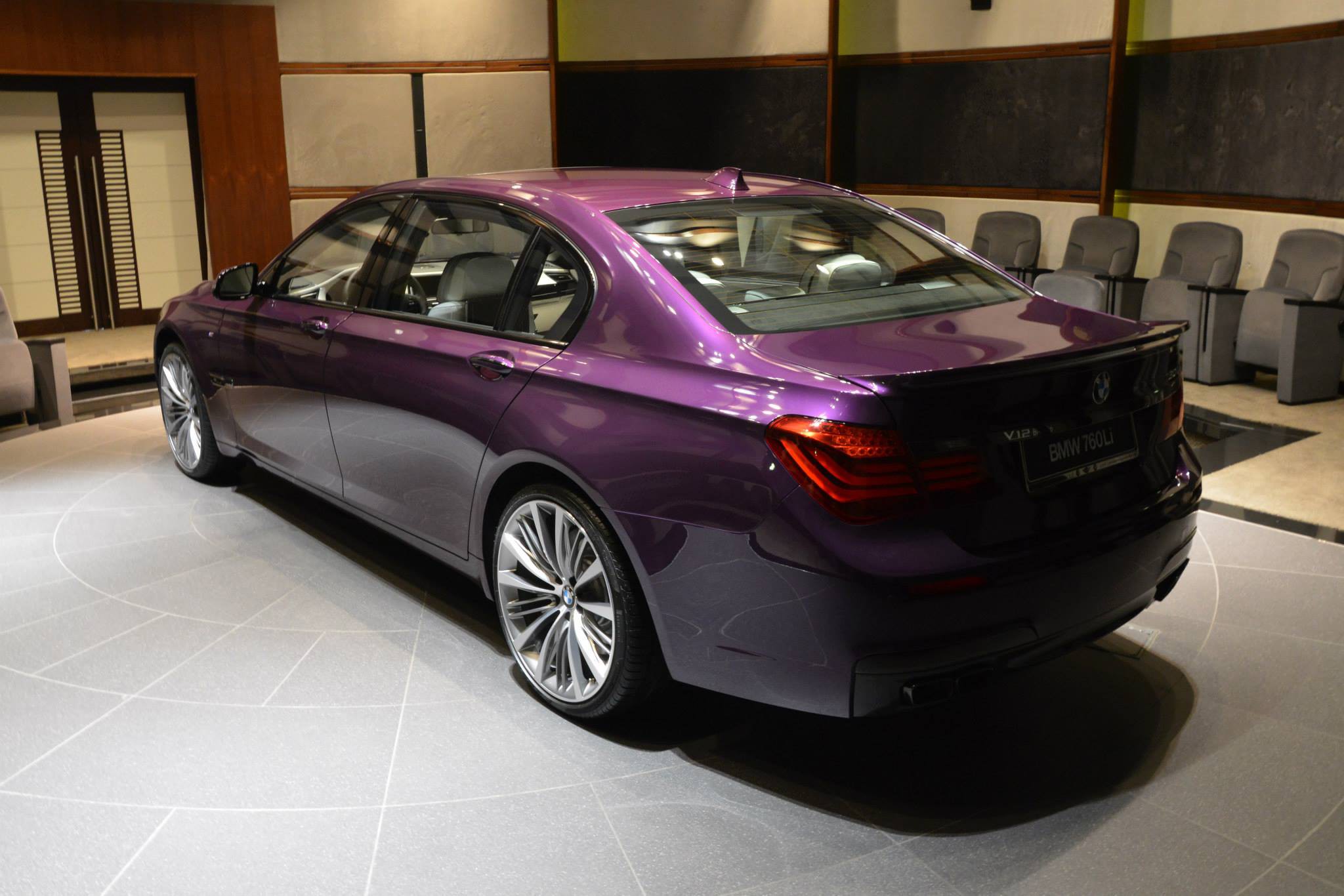 Роскошный BMW 760Li фиолетового цвета 7-series, 760li, bmw, авто, эксклюзив