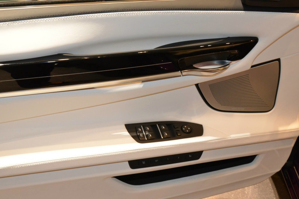Роскошный BMW 760Li фиолетового цвета 7-series, 760li, bmw, авто, эксклюзив