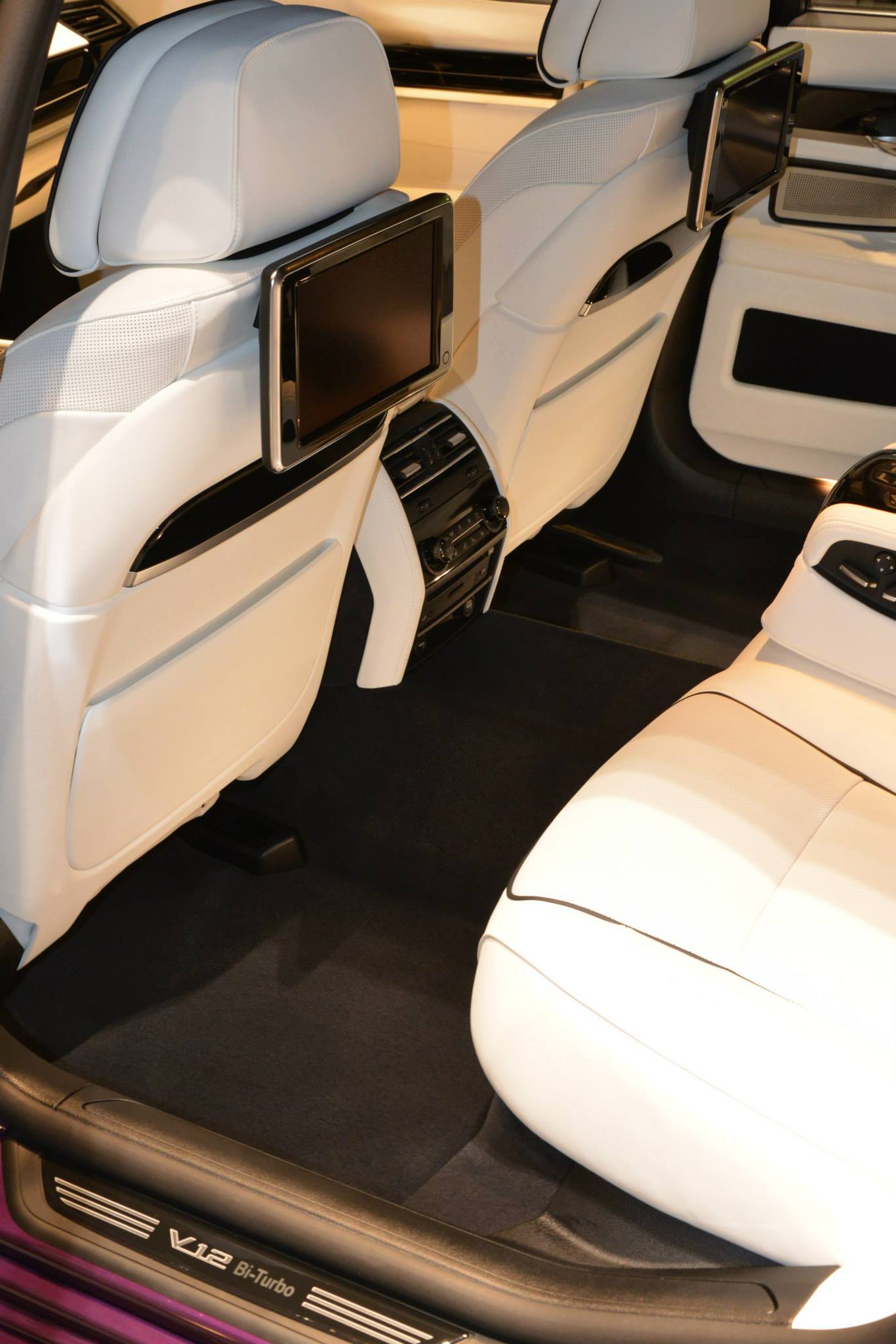 Роскошный BMW 760Li фиолетового цвета 7-series, 760li, bmw, авто, эксклюзив