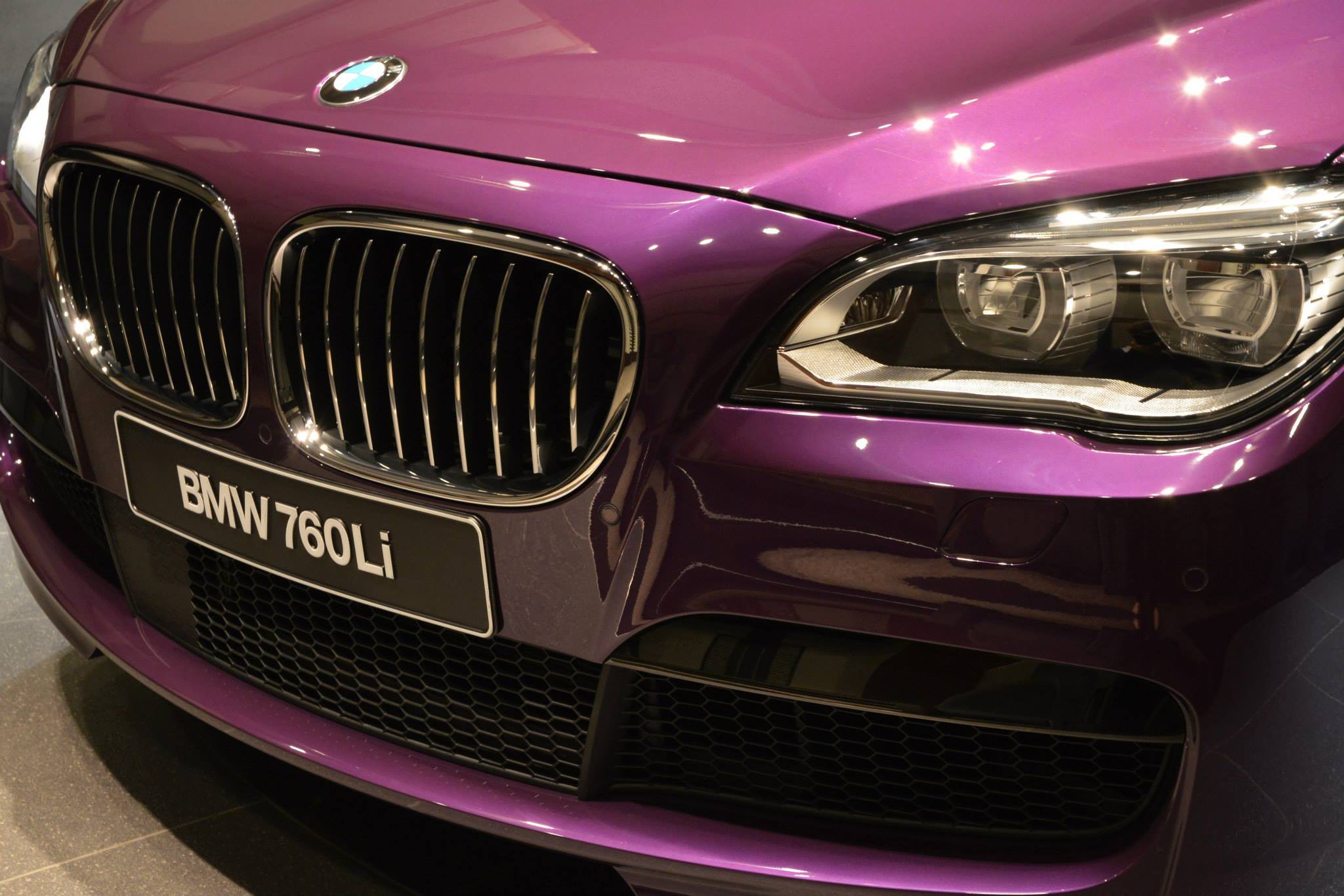 Роскошный BMW 760Li фиолетового цвета 7-series, 760li, bmw, авто, эксклюзив
