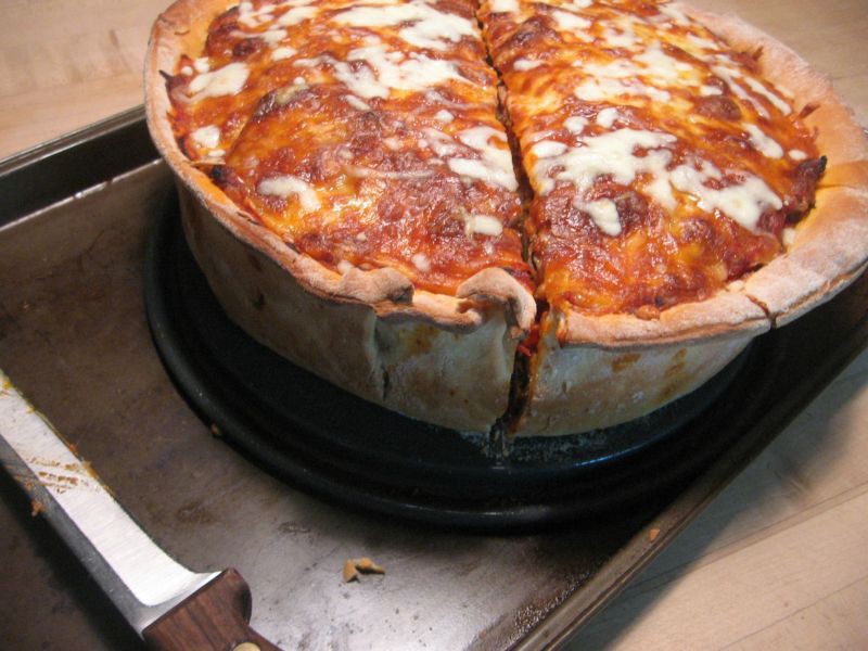Многослойная пицца, до отвала напичканная мясом, для настоящих мужиков еда, пицца