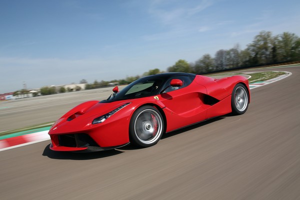 8. Ferrari La Ferrari Топ-10 самых дорогих авто в 2015 году 8. Ferrari La Ferrari авто, факты