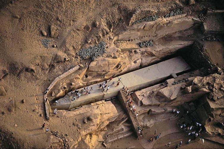 10. Незаконченный обелиск в Египте необъяснимое, очевидное-невероятное, удивительные места мира
