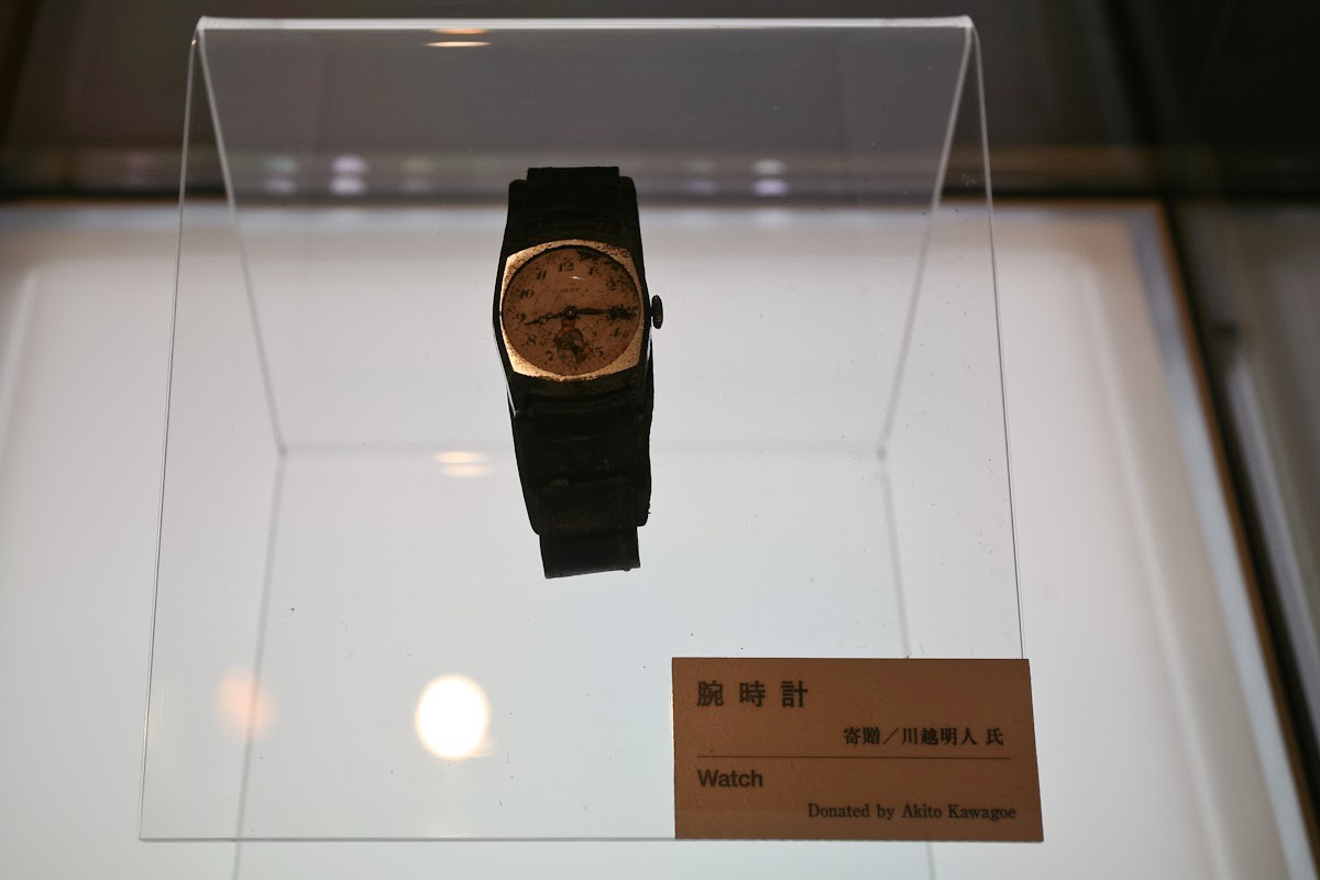 Часы, которые принадлежали японцу Акито Кавагове. Они остановились в 8:15 — прямо во время бомбардировки Хиросимы в 1945 году. планета, ракурсы, фотография