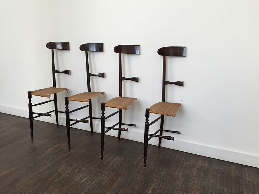 «На стульях уже не посидишь, но как арт-инсталляция – очень даже неплохо». вещи, напополам, развод