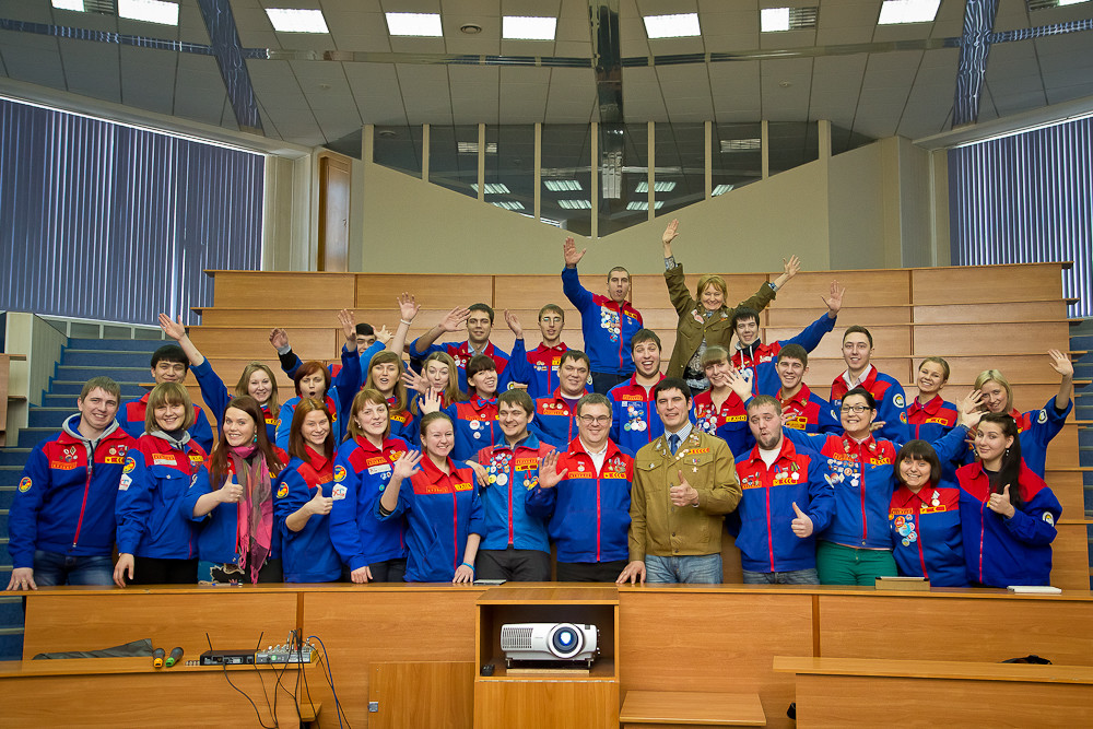 Общественные молодёжные движения в России день молодежи, молодежные организации, молодежь