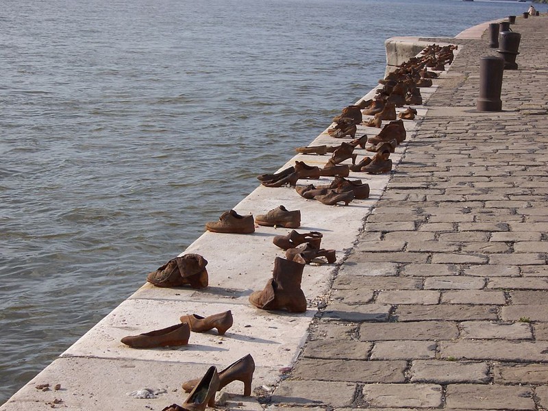 Туфли на набережной Дуная памятники, памятники россии
