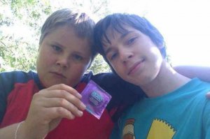 Опять эти 3 гандона)