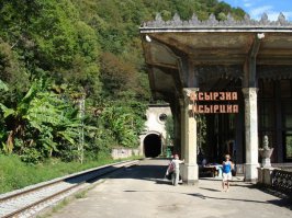 кстати да..но все же тоже красивая станция)били в 2011