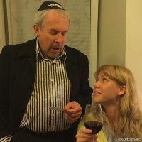 Он сам говорил, что время и время похаживает в синагогу...